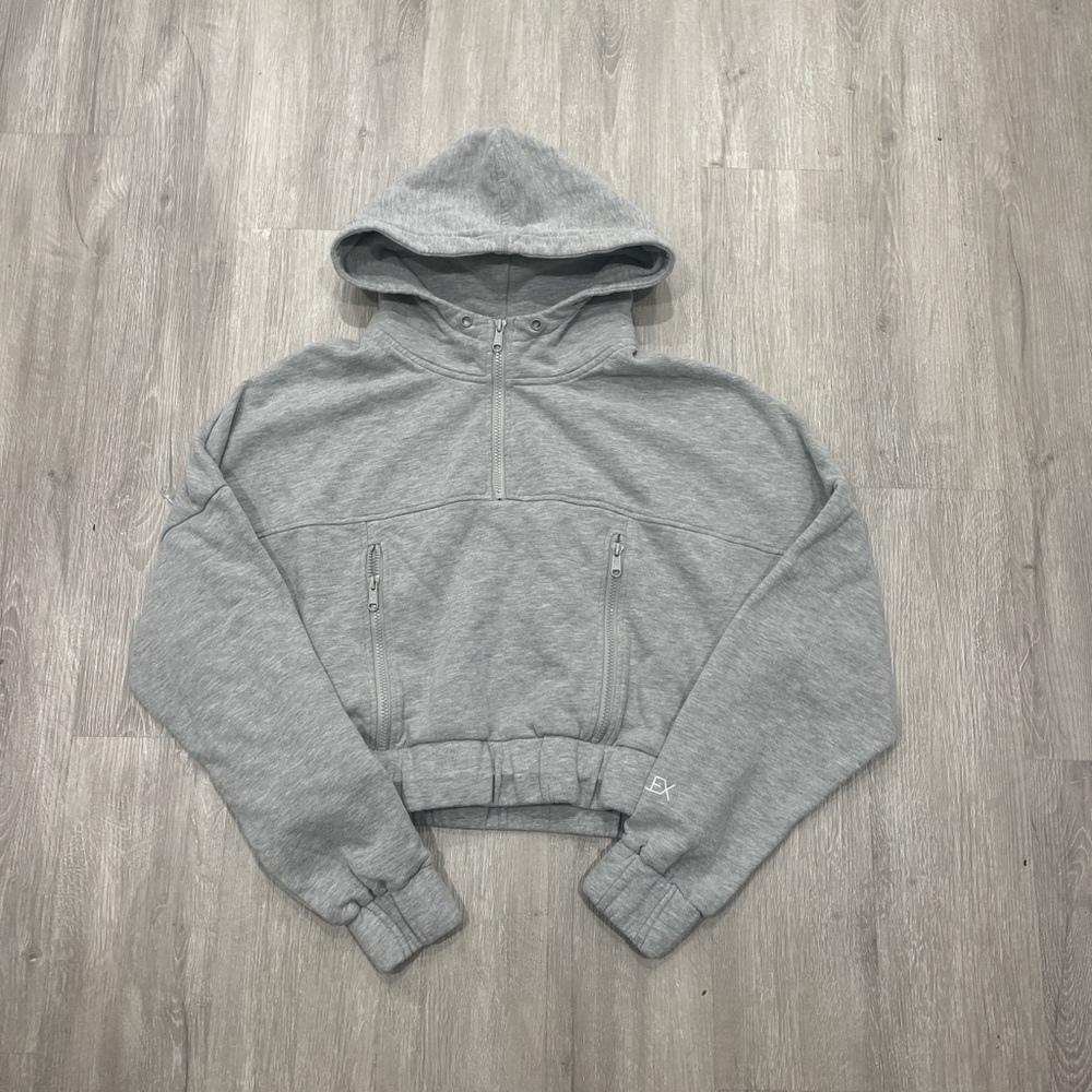 Pop Flex Cropped Gray Hoodie